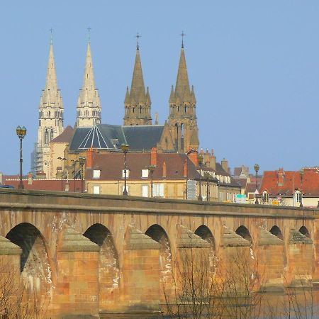 Etape Moulinoise Apartment Moulins  Bagian luar foto